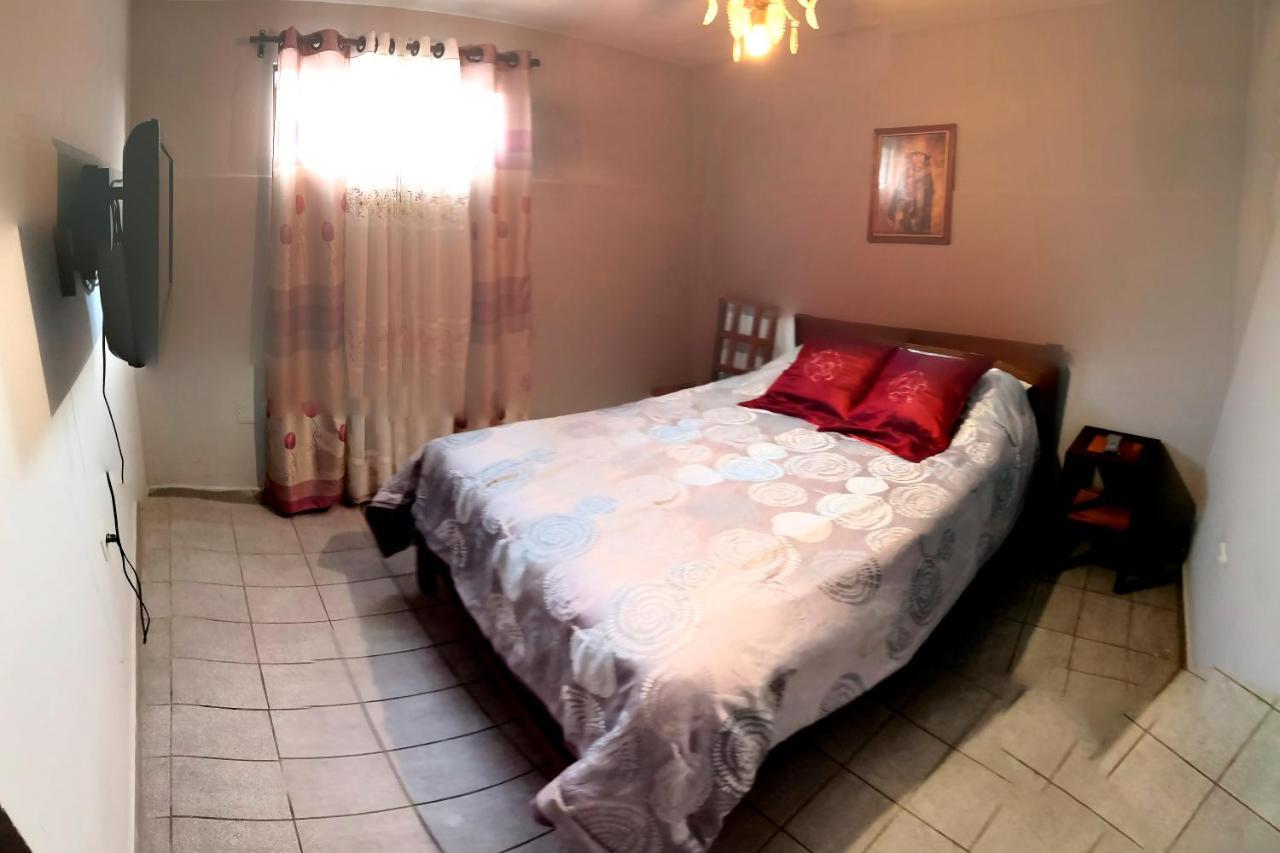 Casa Discreta Cochabamba Hotell Exteriör bild